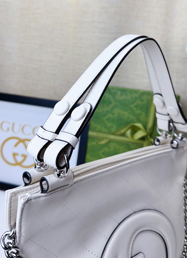 激安グッチバッグコピー着用イメージ